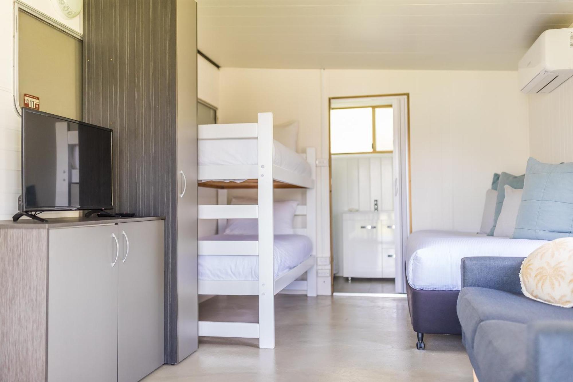 Surfside Cudmirrah Beach Berrara Chambre photo
